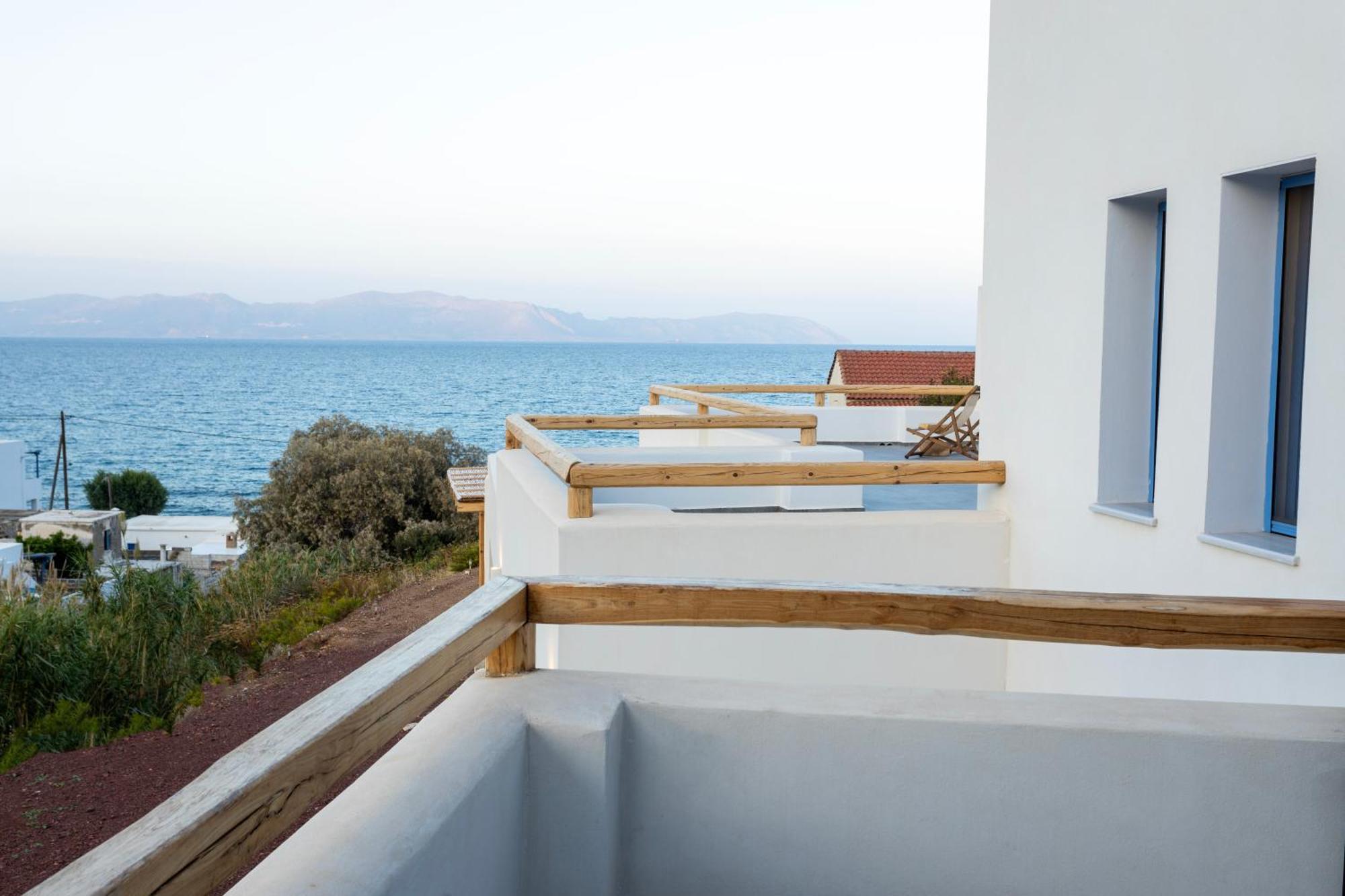 Alsea Seafront Apartments In Agia Pelagia Kythera Exterior photo